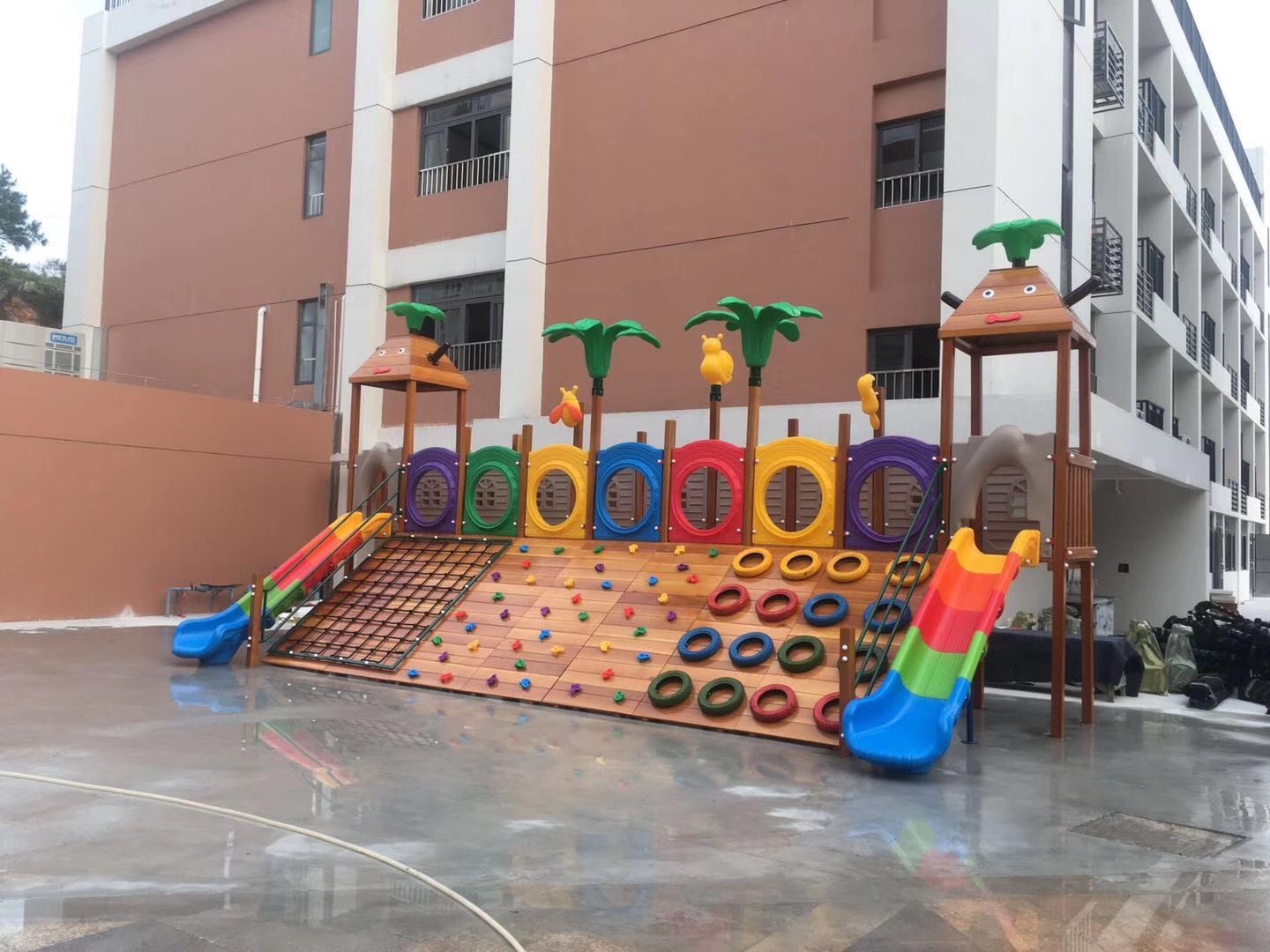 幼儿园户外攀爬组合滑滑梯