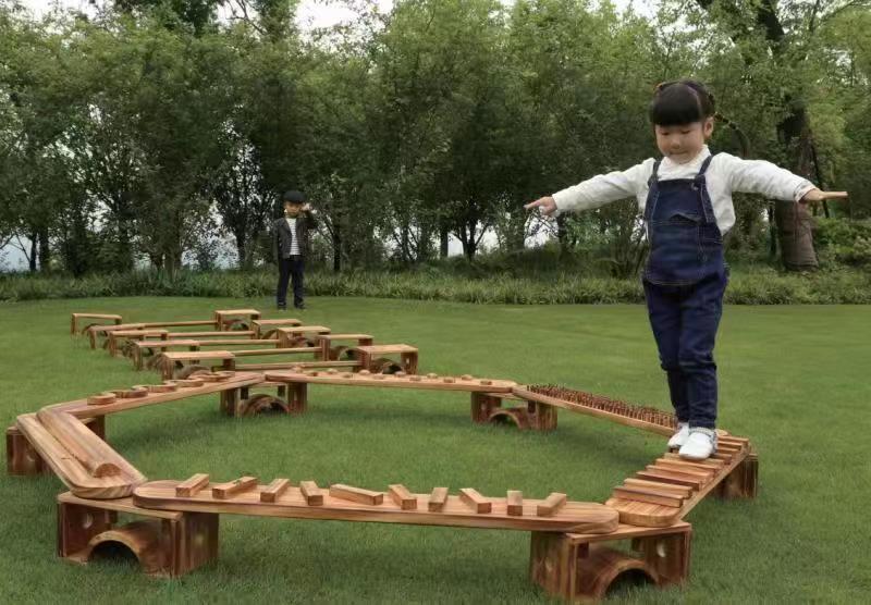 幼儿园户外碳化实木玩具