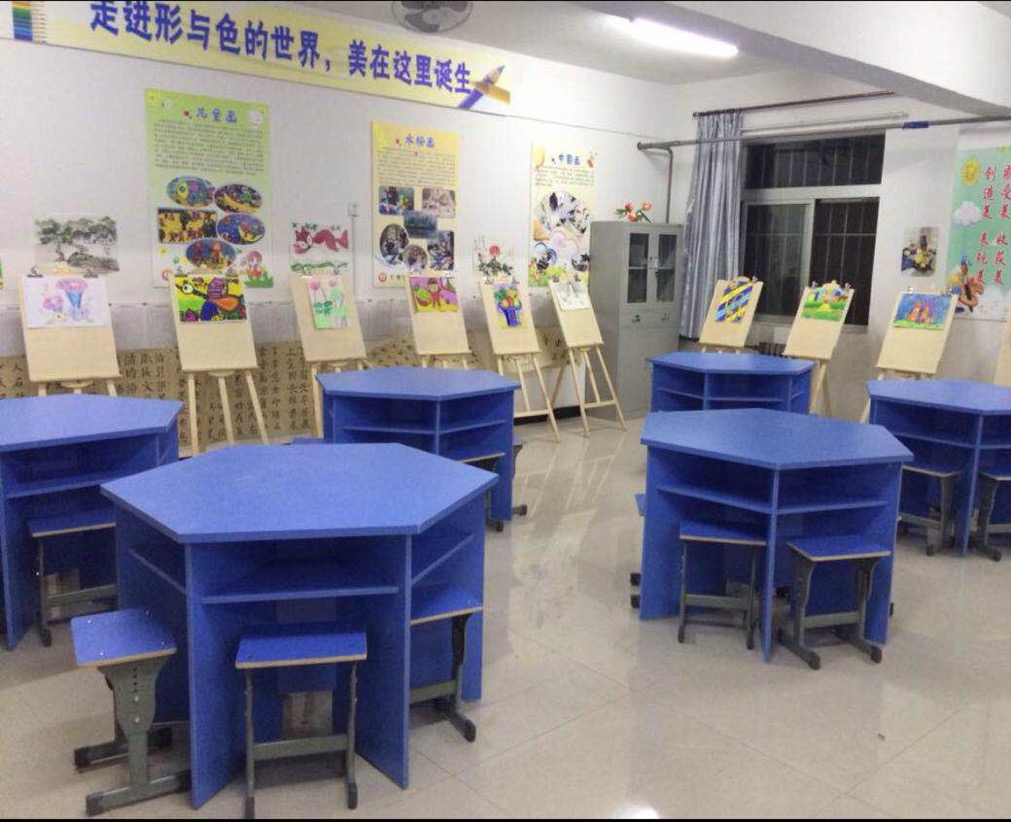 传统六边桌美术绘画室