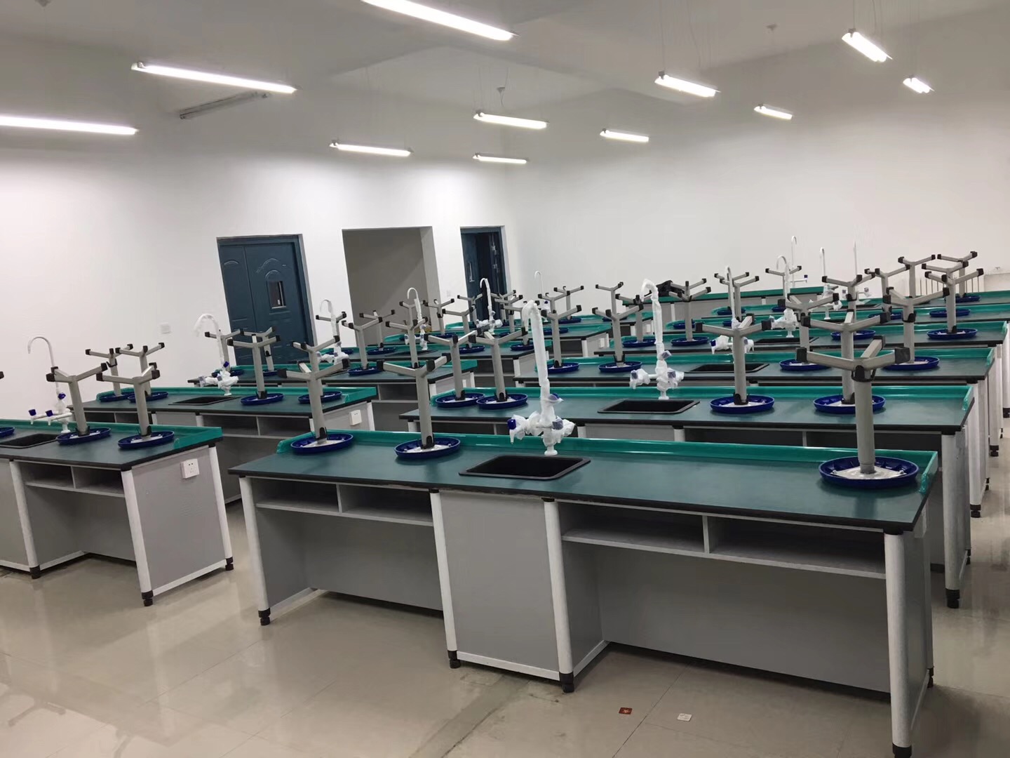 小学科学铝木结构实芯理化板桌面教学实验室